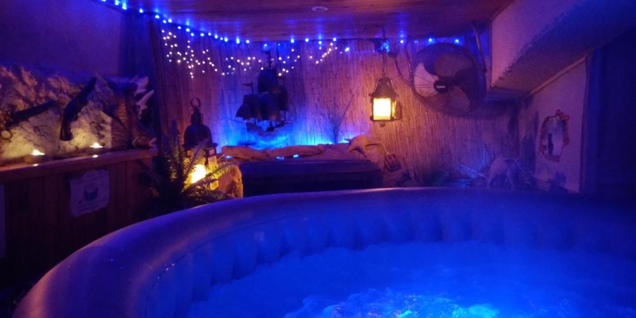Nouveau ! Chambre D'Hote Insolite Privee " Coeurs De Pirates A Bali En Provence" Spa Sauna Massages Dans Cadre Exotique D'Amenagements Exterieurs D'Exception Ete Comme Hiver Bienvenue !!! Cavalaire-sur-Mer Exteriör bild